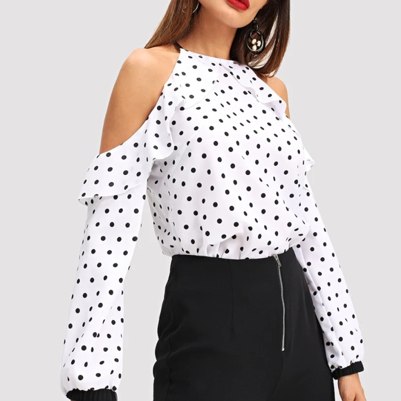 Tops - Super Cute Off Shoulder Polk Dot Top Size M